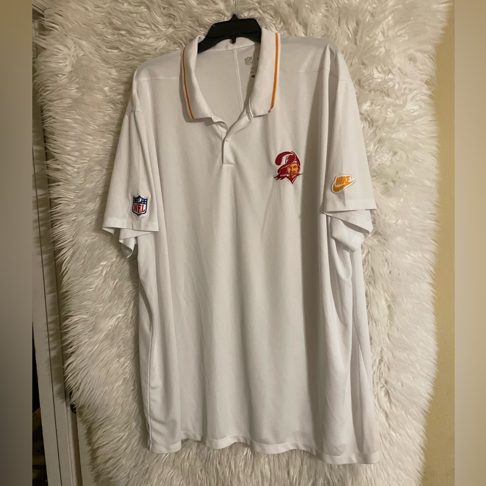 Tampa Bay Buccaneers Nike Dri-Fit Men’s Short Sleeve Polo Shirt. Size 4XL
